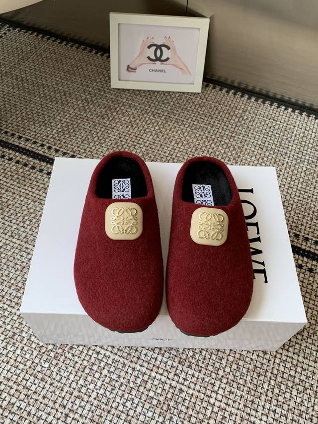 Loewe 25Ss Autumn New Style Fleece Slippers Ease Three-Petal Toe Full Leather Wr