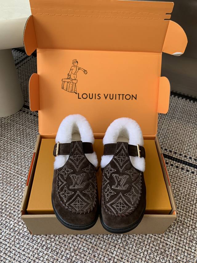 Louis Vuitton Colorado series plush Mary Jane shoes. These Colorado plush Mary J