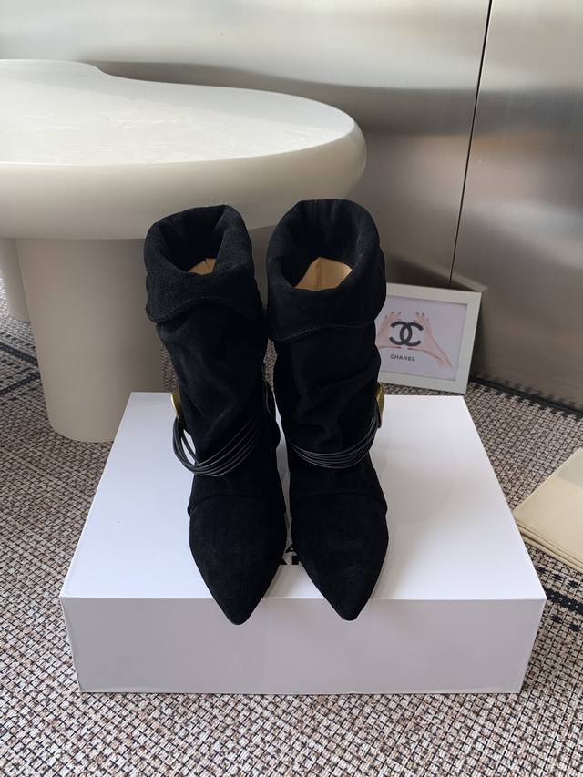 Isabel Marant 25Ss New Suede Kitten Heel Slouch Boots. Made with suede for a war