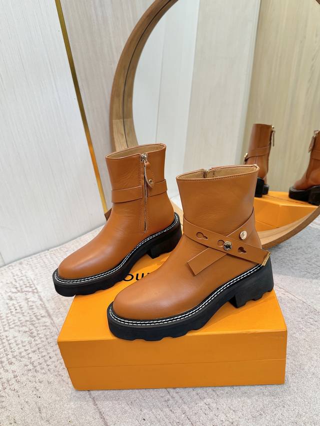 Factory Price: Louis Vuitton 2025 Fall/Winter High-End Custom-Made Boots, a clas