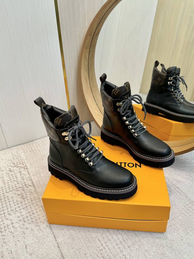 Factory Price: Louis Vuitton's hottest runway style, the latest Chelsea boots, f