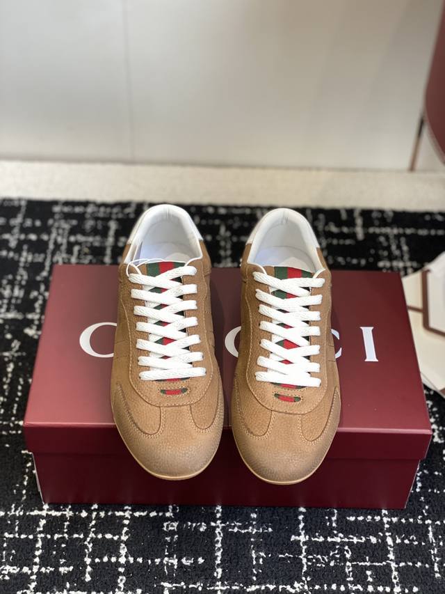 High-quality Gucci Shift 2026 runway collection couple's German-style thin-soled