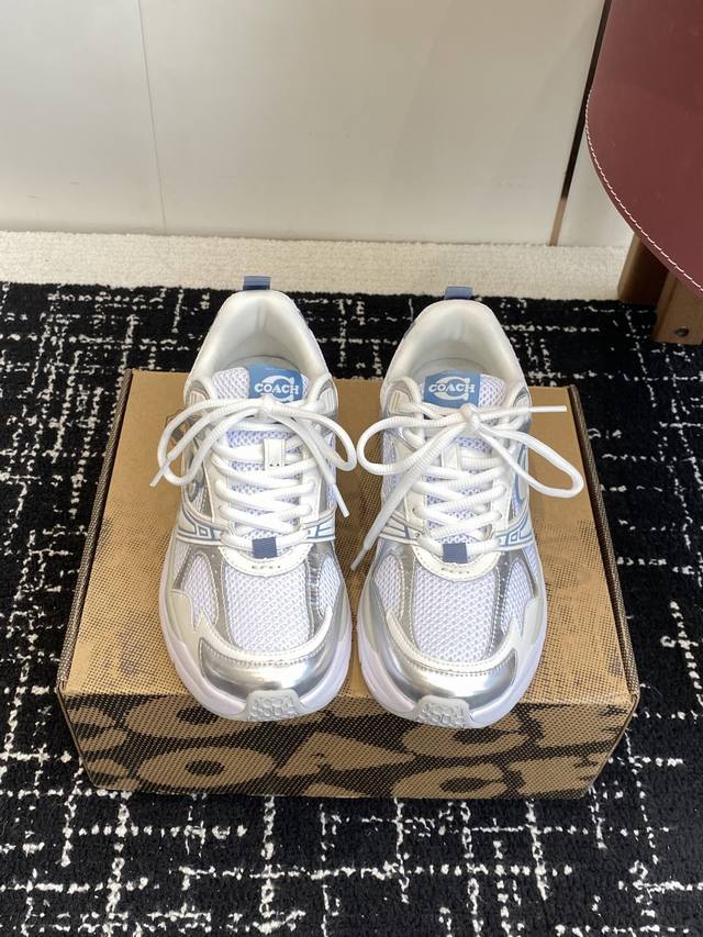 Coach casual sports shoes for couples, women's and men's. Same as official webs Coach casual sports shoes for couples, women's and men's. Same as official webs