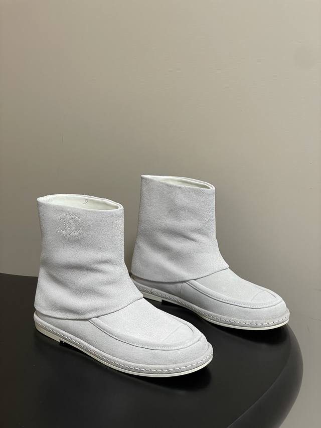 Autumn/Winter New Chanel 25C Exquisite Suede Boots Wide-Leg Ankle Boots for Trou