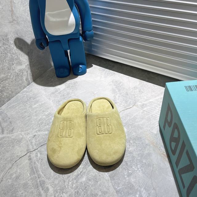 Factory direct Balenciaga round-toe slip-on mules, size 35-40.