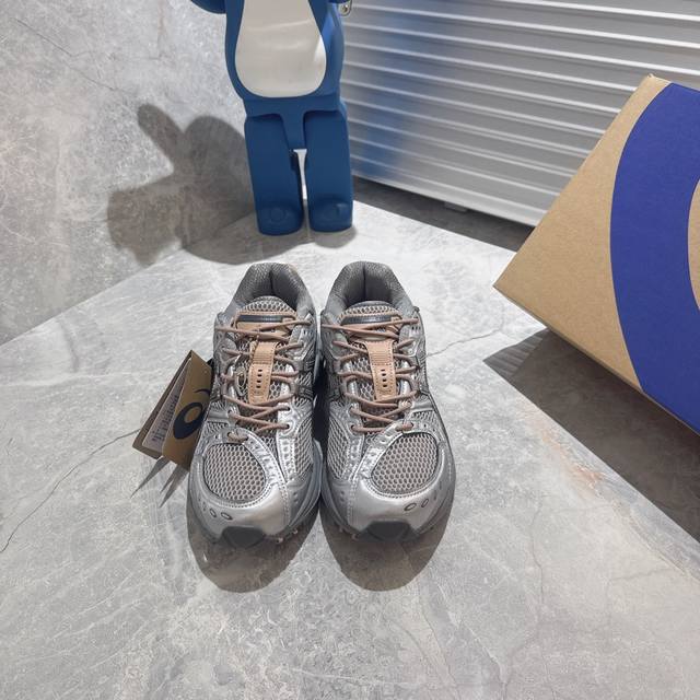 Factory direct Asics Gel-Nimbus 10.1 classic running shoes. With the current tre