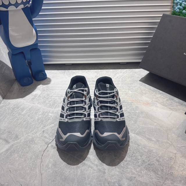 Factory Direct Kailas Expedition 5 Ebony Grey Trail Running Shoes. The upper fea