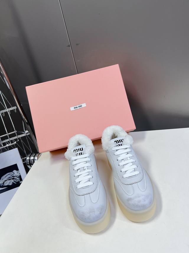Miumiu's new American retro style sneakers~ A must-have for those super stylish, Miumiu's new American retro style sneakers~ A must-have for those super stylish,