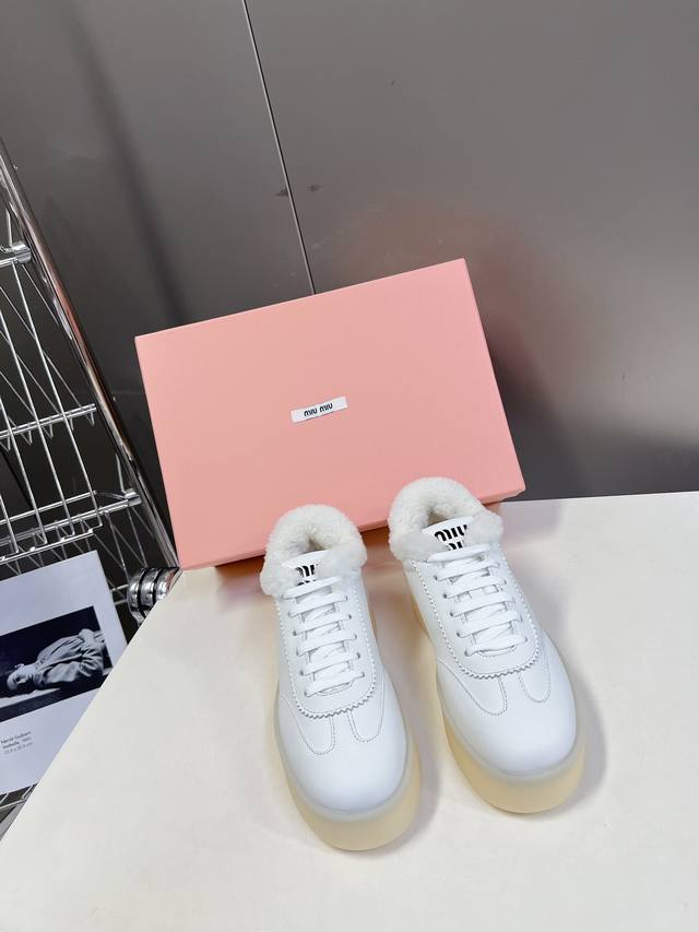 Miumiu's new American retro style sneakers~ A must-have for those super stylish, Miumiu's new American retro style sneakers~ A must-have for those super stylish,