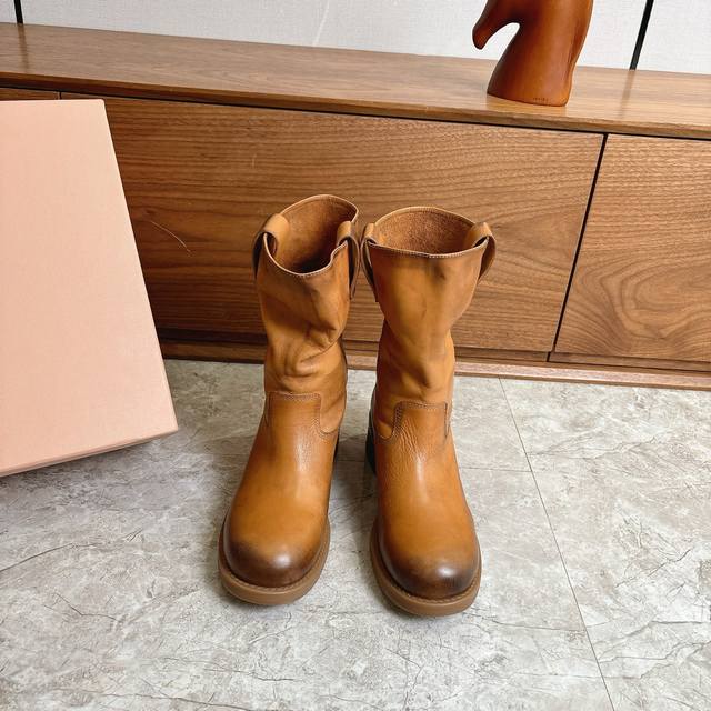 Factory direct Miumiu 2026 Spring/Summer runway style slouch boots, slip-on ankl