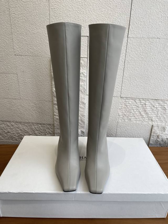 Top Version: Khaite 2025 Autumn/Winter New Square Toe High-Heeled Ona Boots. The