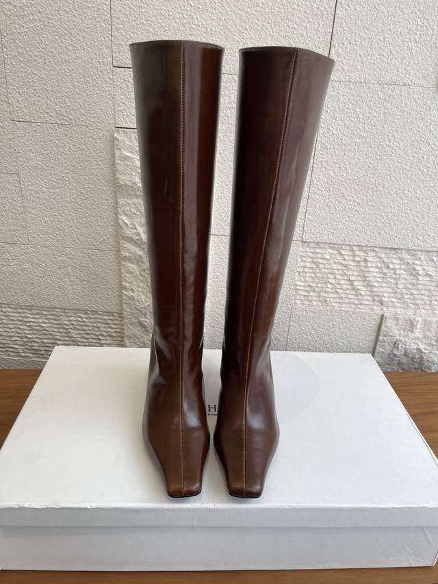 Top Version: Khaite 2025 Autumn/Winter New Square Toe High-Heeled Ona Boots. The