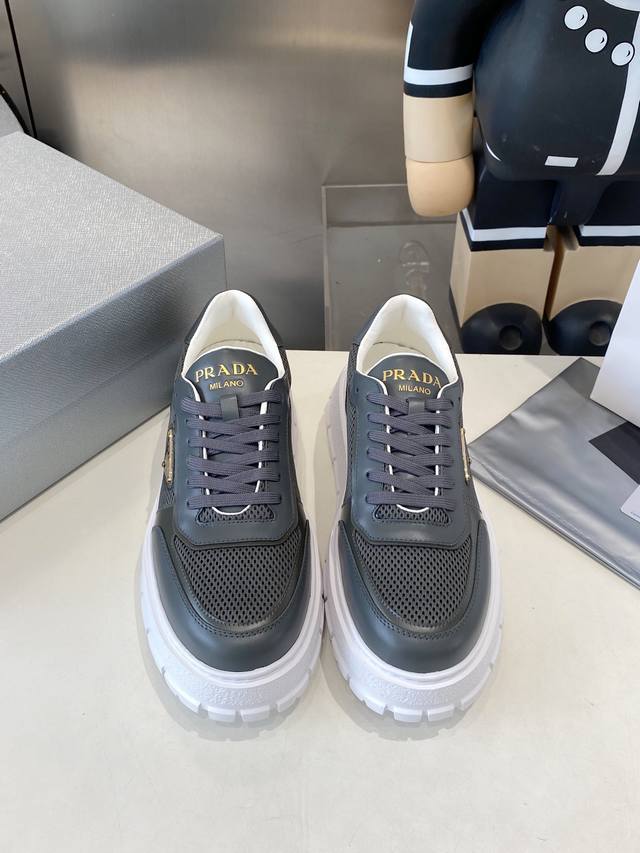 Factory direct, 1:1 replica Prada men's shoes, best-selling style, shipped simul