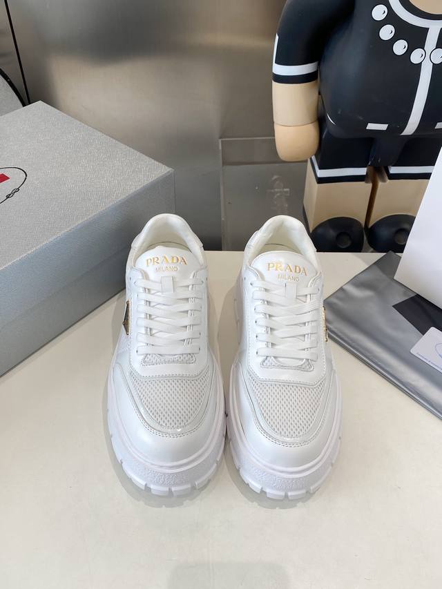 Factory direct, 1:1 replica Prada men's shoes, best-selling style, shipped simul