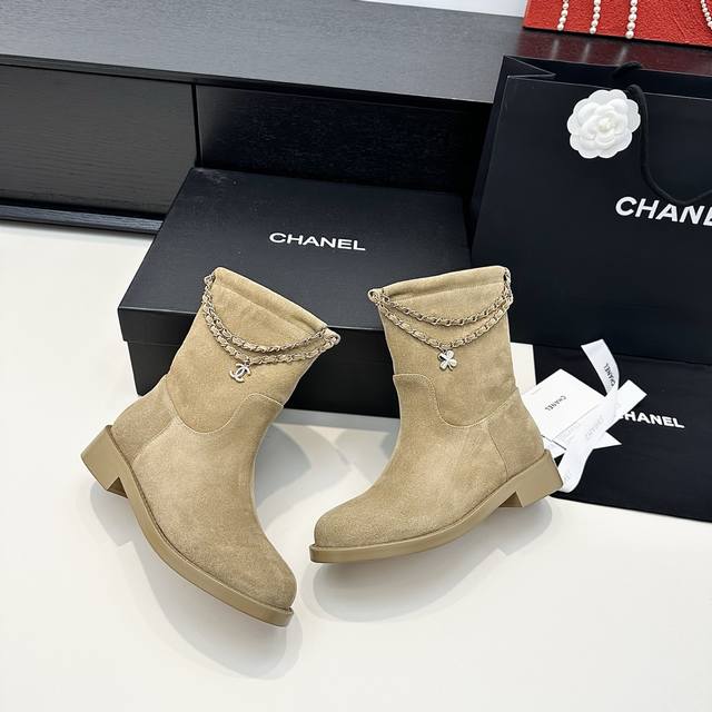 Chanel 2025 Early Autumn New Arrival, Chanel Double C Chain Pendant Ankle Boots.