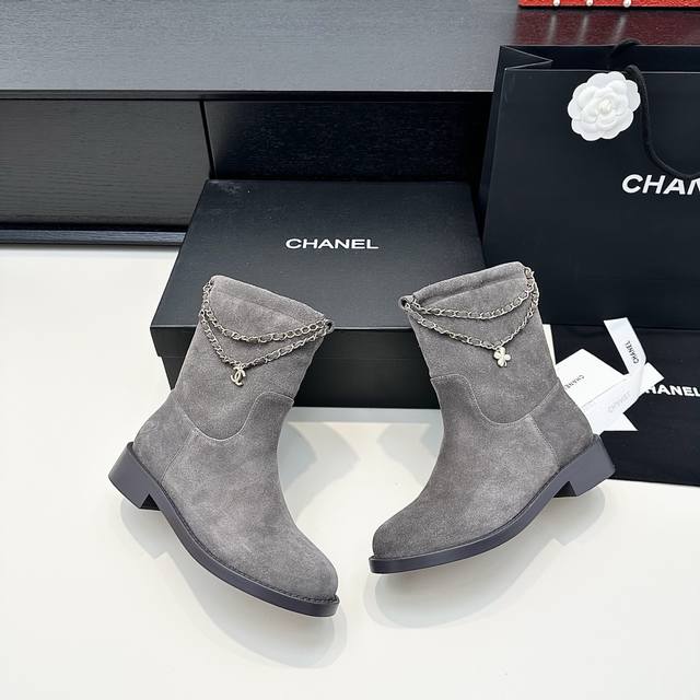 Chanel 2025 Early Autumn New Arrival, Chanel Double C Chain Pendant Ankle Boots.