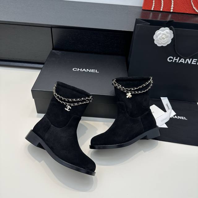 Chanel 2025 Early Autumn New Arrival, Chanel Double C Chain Pendant Ankle Boots.