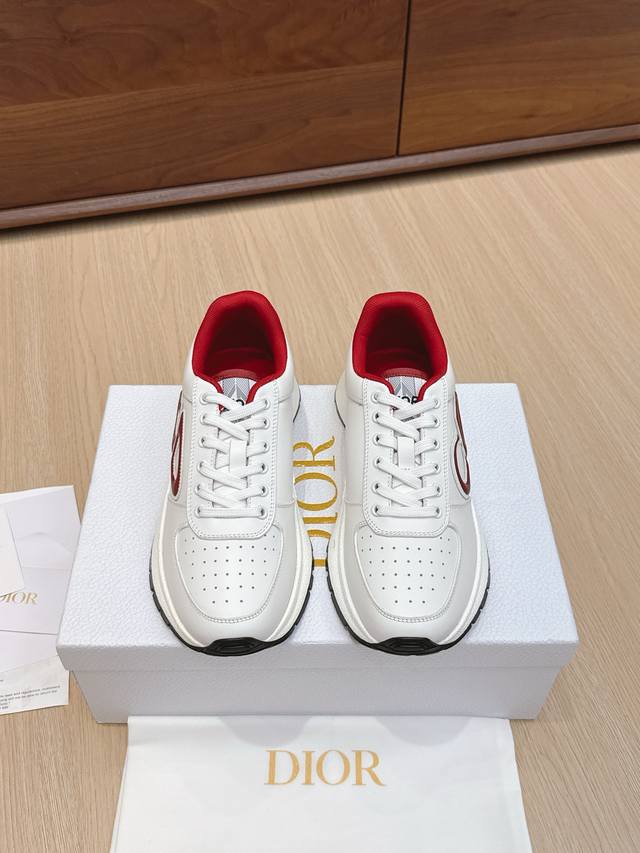 High-quality Dior couple's casual sneakers, reinterpreting sporty style with an