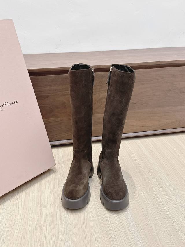 High-quality (Ddd) Gianvito Rossi platform Chelsea boots made in Dongguan. Made