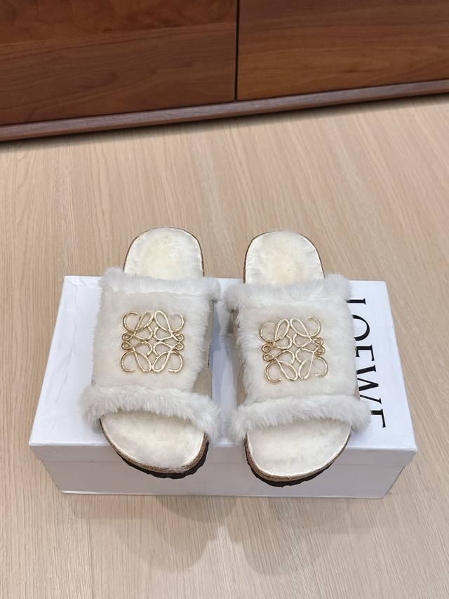 High-quality Loewe x Birkenstock shoes. These fashionable casual flat shoes feat