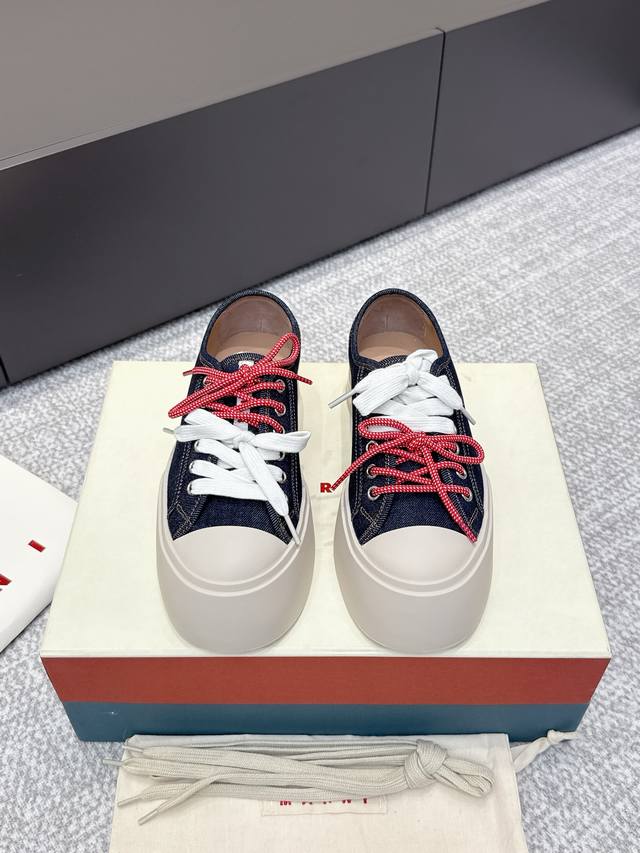 High-quality Marni women's shoes, the latest oversized toe design, are incredibl