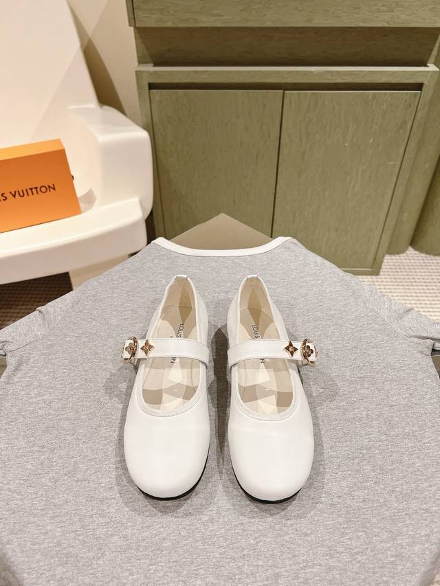 225 Louis Vuitton's early spring new arrival