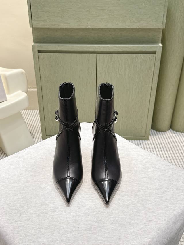 High-quality Jimmy Choo 25Ss Fall/Winter New Simple Pointed Toe Calfskin High-He