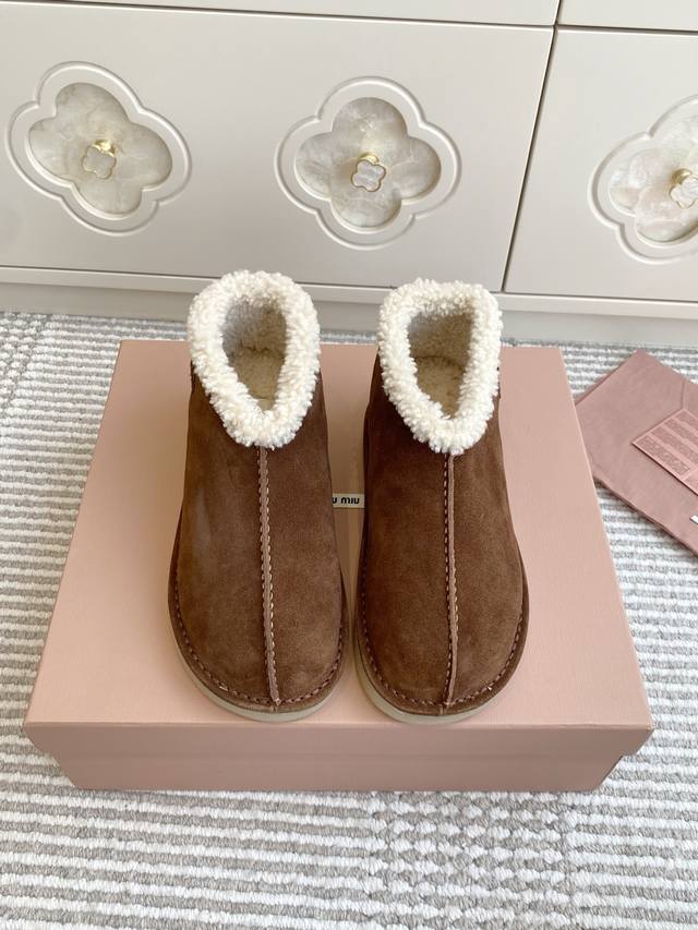 Miumiu 2025Ss Fall/Winter Runway Wool Ankle Boots, Snow Boots, Furry Shoes. Freq