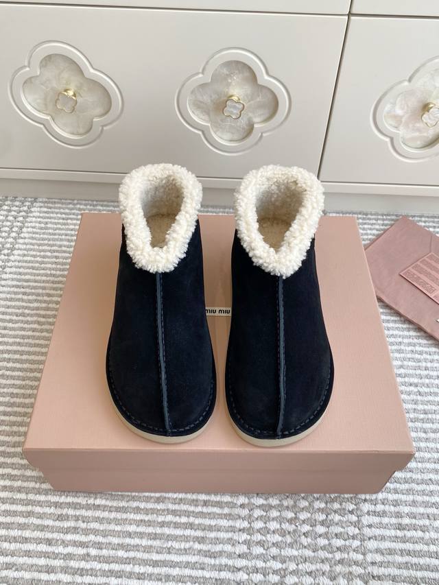 Miumiu 2025Ss Fall/Winter Runway Wool Ankle Boots, Snow Boots, Furry Shoes. Freq