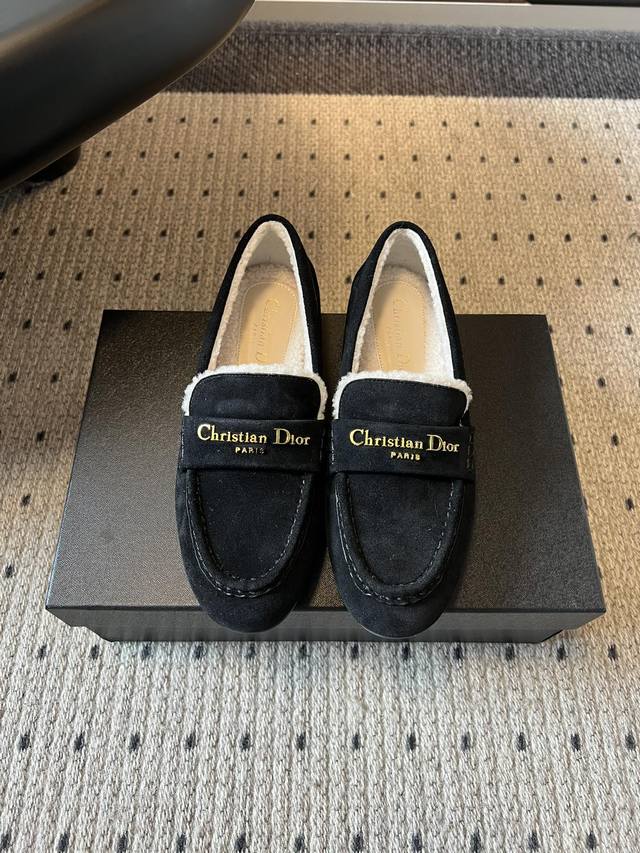 Top Quality Dior 25Ss Autumn/Winter New Style Fleece Loafers. The upper is made