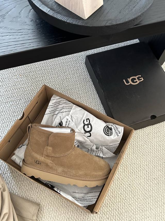 Model 8302 New men's classic side-opening shoes, a very stylish pair, a classic