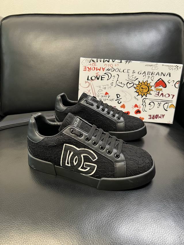 Dolce & Gabbana high-quality, top-tier craftsmanship. A popular new arrival from Dolce & Gabbana high-quality, top-tier craftsmanship. A popular new arrival from