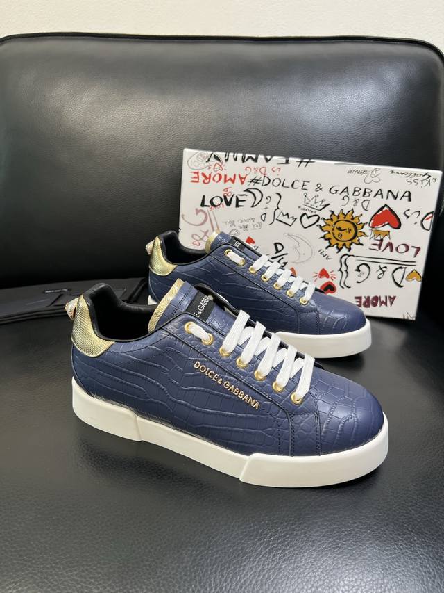 Dolce & Gabbana High-Quality Top-Tier Craftsmanship. Dolce & Gabbana's hottest n Dolce & Gabbana High-Quality Top-Tier Craftsmanship. Dolce & Gabbana's hottest n