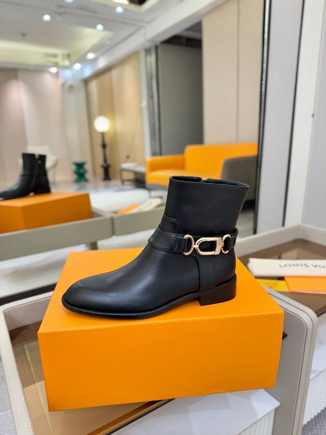 Price P: LV (Louis Vuitton) Autumn/Winter Chelsea 6-inch Martin Boots, updated s