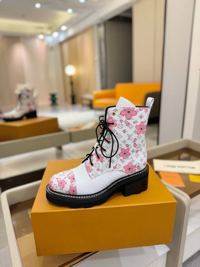 Price: 2025 Ankle Boots, Exclusive New Top-Tier Version from Paris, Superb Quali Price: 2025 Ankle Boots, Exclusive New Top-Tier Version from Paris, Superb Quali