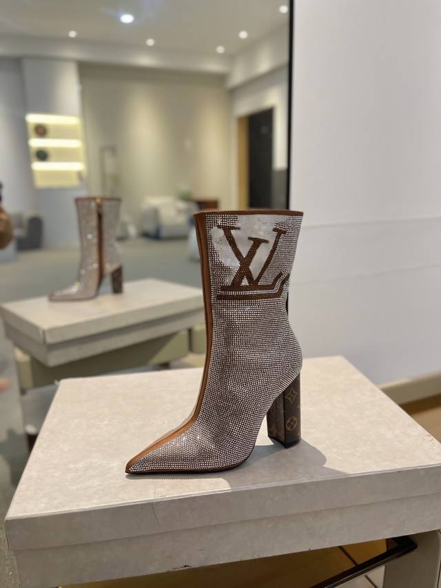 Price: Latest ankle boots, exclusive new top-quality version from Paris, super b