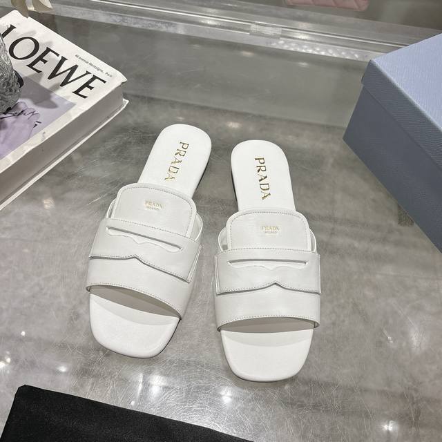 2025 Prada's latest hot-selling slippers. Factory direct price. Made with top-qu