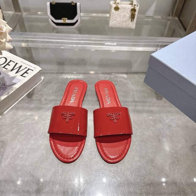 2025 Prada's latest hot-selling slippers. Factory direct price. Made with top-qu