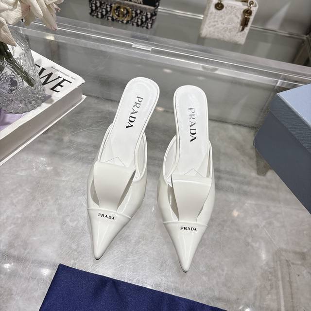 High-quality factory-made Prada Mary Jane pointed-toe high heels, Spring/Summer