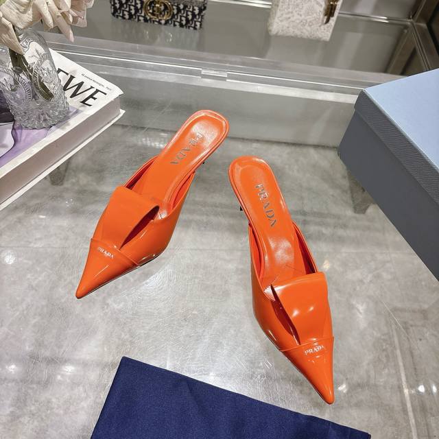 High-quality factory-made Prada Mary Jane pointed-toe high heels, Spring/Summer