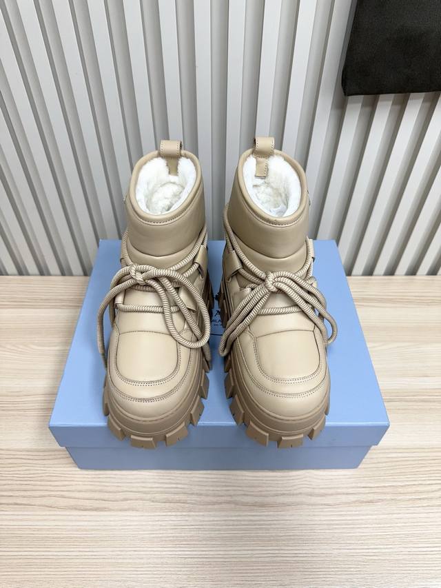 Top-tier factory quality Prada ski boots/snow boots, the latest Fall/Winter 2024