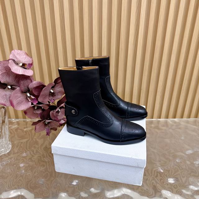Exclusive new Dior 223 2025 Autumn/Winter new British style short and long boots