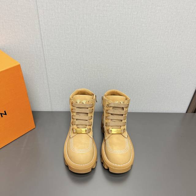 Couple's Boots (L*V) Autumn/Winter Newest Short Boots Series (L*V) Thick-soled Z