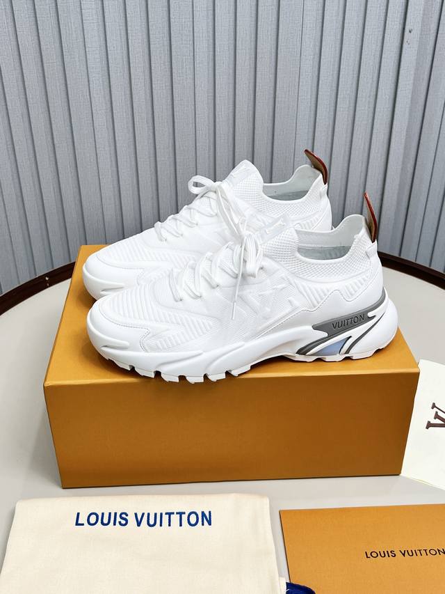 Louis Vuitton Runner Tatic series platform casual athletic shoes. This Louis Vui