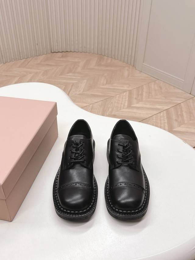 Selling Miu Miu 2025 Fall/Winter New British Style Leather Shoes