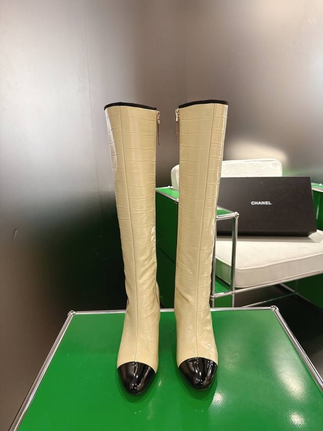 K044L Chanel 2025 New Autumn/Winter High-Heeled Boots; Exquisite electroplated l