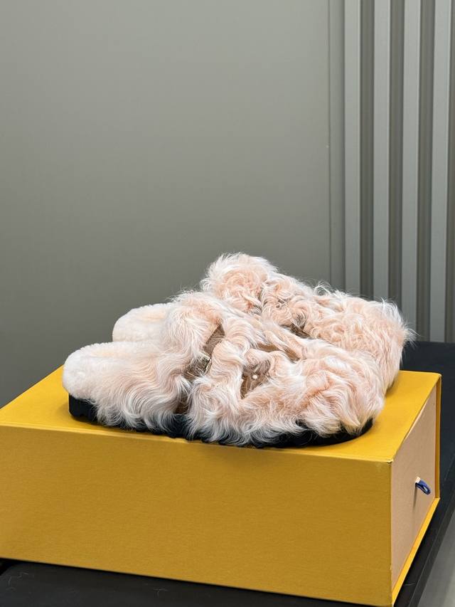 Lv Tuscan Wool Half-Slippers A slightly relaxed and messy yet sophisticated and