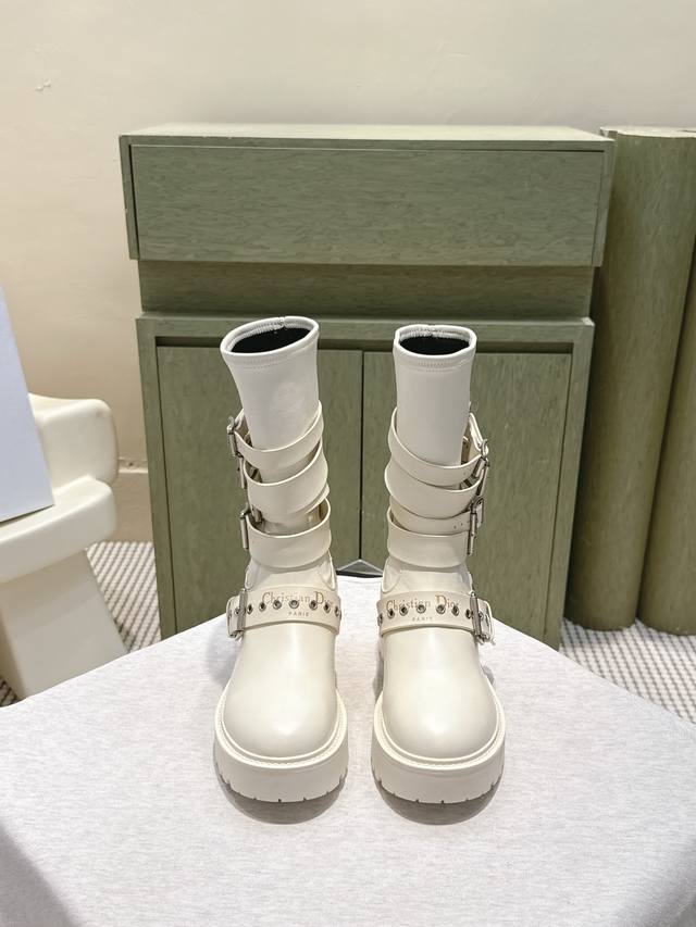High-quality Dior 2025S new mid-calf/high-calf brogue boots. A new addition to t