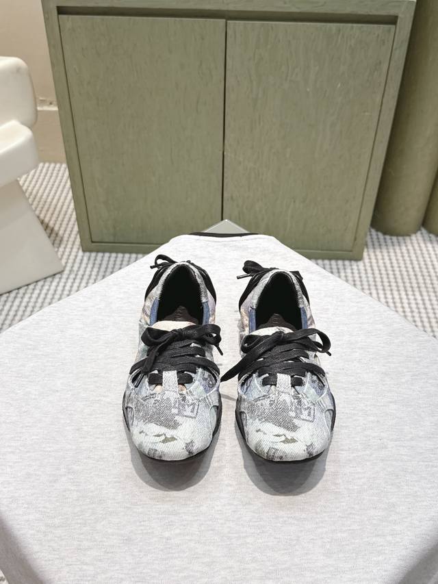 High-quality Acne Studios 25Ss Spring/Summer runway ballet flats. Every pair is
