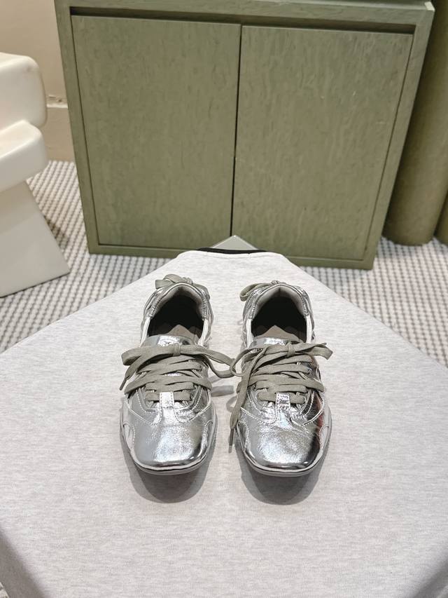 High-quality Acne Studios 25Ss Spring/Summer runway ballet flats. These are trul